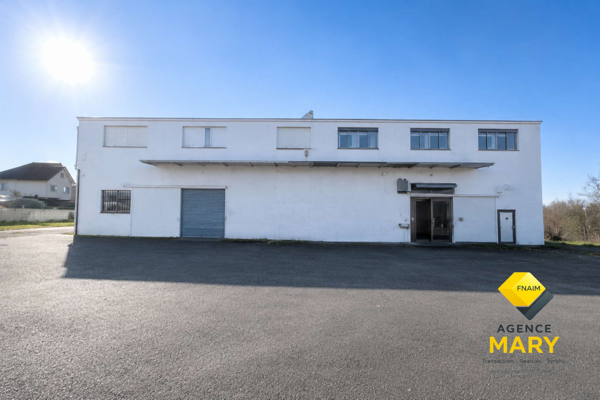 Local industriel 1180M2 - Saint-Yorre sur axe passant